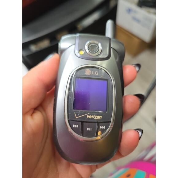 LG VX8300 Verizon Wireless Cell Flip Phone 28mb Camera Mint Condition Untested - Picture 2 of 16
